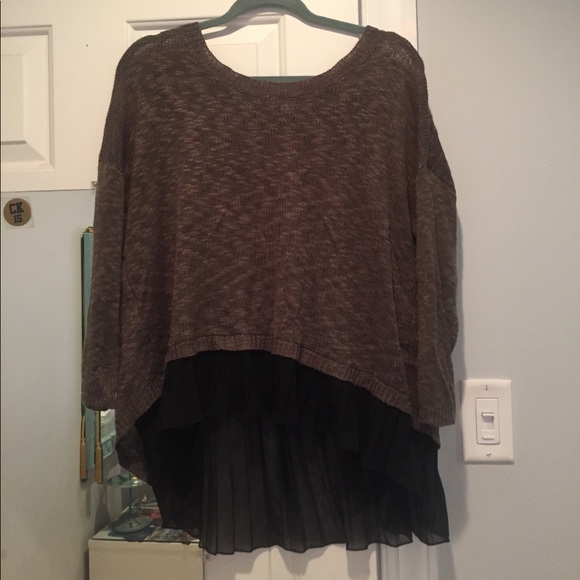 top - Picture 1 of 2